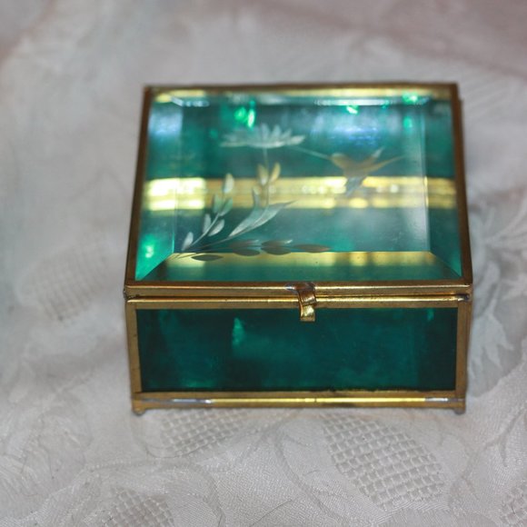 Glass Etched Hummingbird Green Clear Brass Trinket Jewelry Box - Picture 1 of 5
